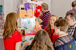 By using our mobile DNA sequencing robot “MadMax”, scientists of the MPI-IE explained how code of the DNA can be read from the test tubes in the laboratory.