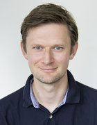 Dr.  Tim Lämmermann