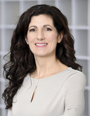 Prof. Dr. Erika  Pearce (2015-2021)
